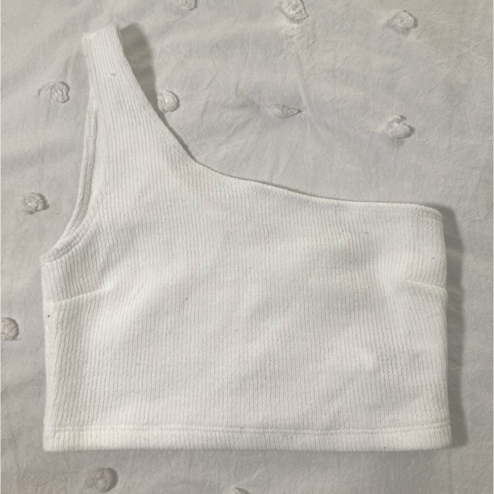 White one shoulder crop top
